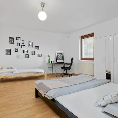 Apartment Main Square Views & In The Heart Of Old Town