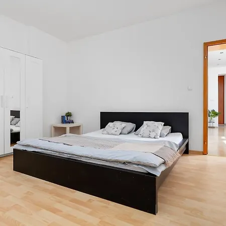 Main Square Views & In The Heart Of Old Town Apartment