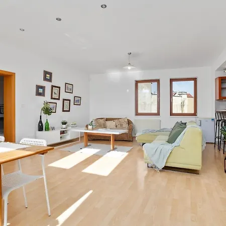 Apartment Main Square Views & In The Heart Of Old Town