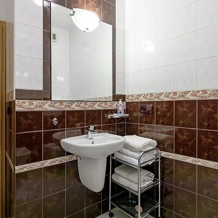 Main Square Views & In The Heart Of Old Town *